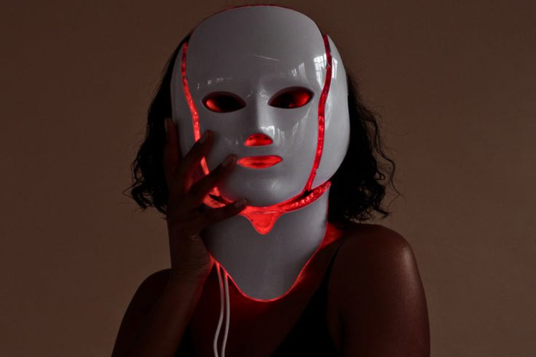 Prestique LumiGlow Pro 7-Color LED Therapy Mask